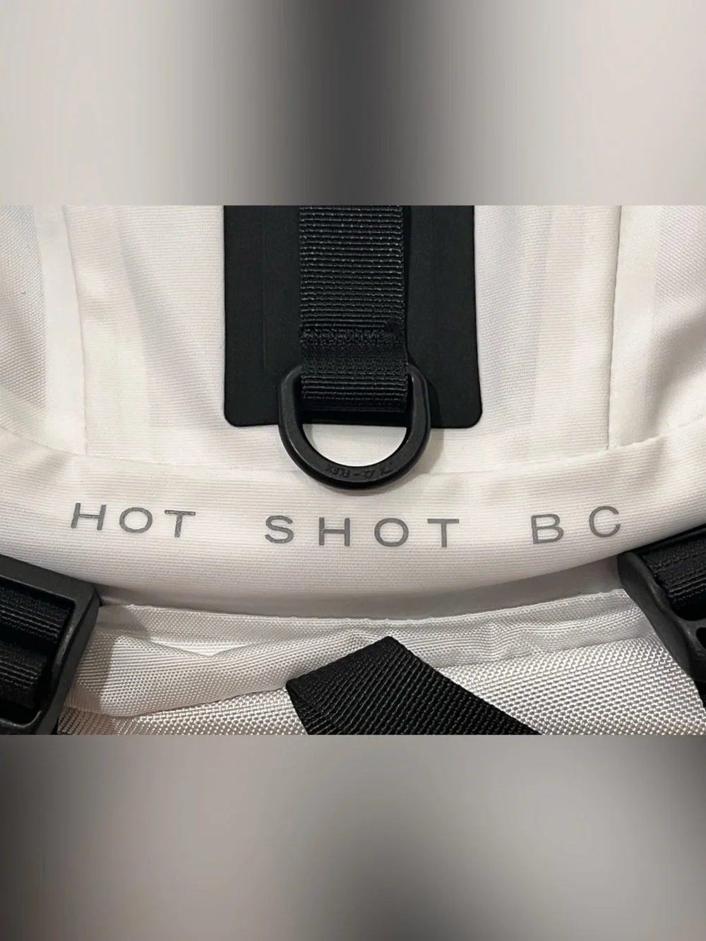The North Face Hot Shot BC Base Camp Backpack White 28L Water Resistant $159 NEW